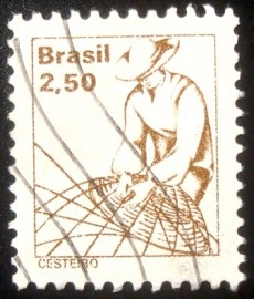 Selo postal do Brasil de 1979 Cesteiro