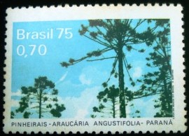 Selo postal do Brasil de 1975 Araucária