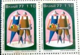 Par de selos do Brasil de 1977 Amparo e segurança ao trabalhador