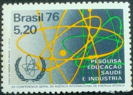 Selo postal do Brasil de 1976 Energia Atômica