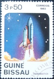 Selo postal da Guiné Bissau de 1983 Space shuttle at the start