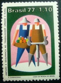 Selo Postal Comemorativo do Brasil de 1977 - C 982 M