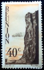 Selo postal de Reunion de 1947 Cliff 40