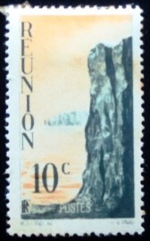 Selo postal de Reunion de 1947 Cliff 10