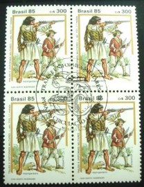 Quadra de selos postais de 1985 Espingardeiro e Piqueiro M1C