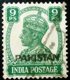 Selo postal do Paquistão de 1947 King George VI India overprinted Pakistan 9