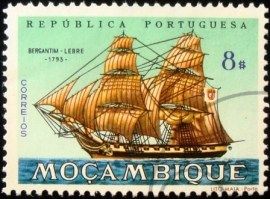 Selo postal de Moçambique de 1963 Brigantine Lebre