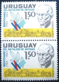 Par de selos postais Aéreos do Uruguai de 1965 General Jose Artigas