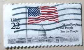Selo postal dos Estados Unidos de 1985 Flag over the Capitol
