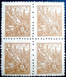 Quadra de selos postais do Brasil de 1946 Petróleo 5 cts