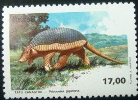 Selo postal do Brasil de 1982 Tatu Canastra