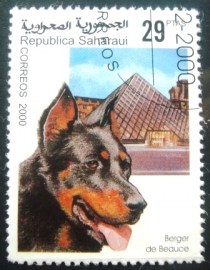 Selo postal de Saaruí de 2000 Dog