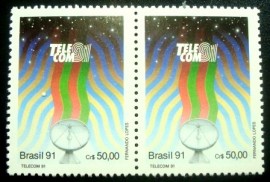 Par de selos postais do Brasil de 1991 TELECOM