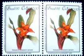 Par de selos postais do Brasil de 1992 Nidularium Innocenti