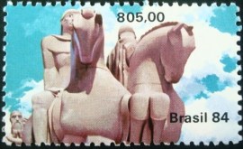 Selo postal do Brasil de 1984 Monumento as Bandeiras