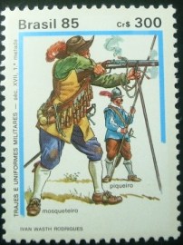 Selo postal de 1985 Mosqueteiro e Piqueiro