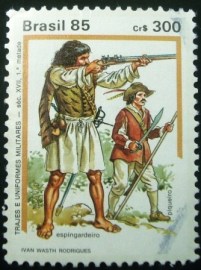 Selo postal de 1985 Espingardeiro e Piqueiro - C 1480 U