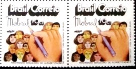 Par de selos postais do Brasil de 1972 MOBRAL