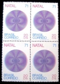 Quadra de selos postais do Brasil de 1971 Natal 20 M