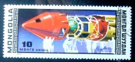 Selo postal da Mongólia de 1976 Assembly Of A Rocket