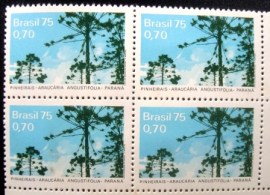 Quadra de selos postais do Brasil de 1975 Araucária