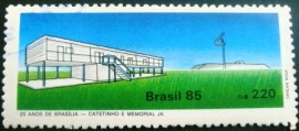 Selo postal de 1985 Catetinho e Memorial - C 1451 U