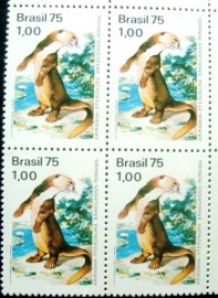 Quadra de selos postais do Brasil de 1975 Ariranha