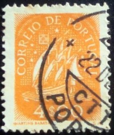 Selo postal de Portugal de 1949 Caravel 4$