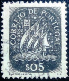 Selo postal de Portugal de 1943 Caravel $05 - 646 U