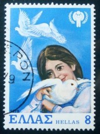 Selo postal da Grécia de 1979 Girl with doves