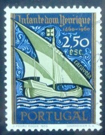 Selo postal de Portugal de 1960 Caravel