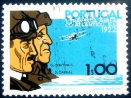Selo postal de Portugal de 1972 G Coutinho & S. Cabral 13½