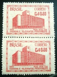 Par de selos postais do Brasil de 1951 Correio Pernambuco