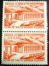 Par de selos postais COMEMORATIVOS do Brasil 1956