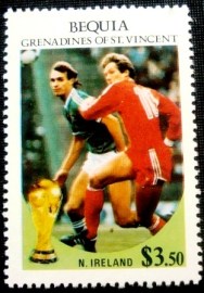 Selo postal de Bequia de 1986 Player Northern Ireland