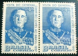 Par de selos de 1957 Gal. Craveiro Lopes - C 389 N