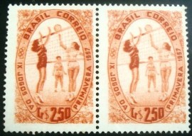 Par de selos de 1957 Jogos da Primavera