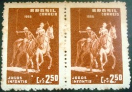 Par de selos postais do Brasil de 1959 IX Jogos Infantis
