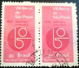 Par de selos postais do Brasil de 1965 Bienal SP