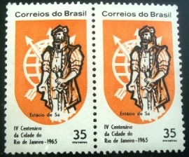 Par de selos postais do Brasil de 1965 Estácio de Sá