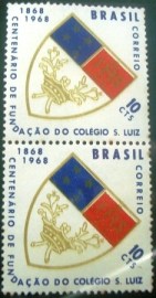 Par de selos postais do Brasil de 1968 Colégio São Luiz - C 594 N
