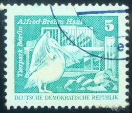 Selo postal da Alemanha Oriental de 1973 Rosy Pelican