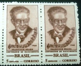 Par de selos postais do Brasil de 1968 Maestro Francisco Braga