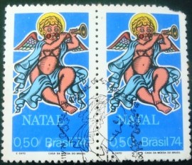 Par de selos postais do Brasil de 1974 Anjo Barroco