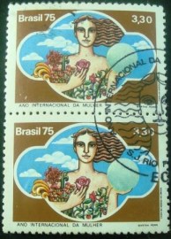 Par de selos postais COMEMORATIVOS do Brasil de 1975 - C - 0905 MCC V