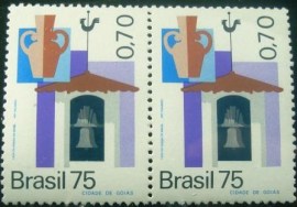 Par de selos postais COMEMORATIVOS do Brasil de 1975 - C - 0907 M