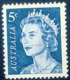 Selo postal da Austrália de 1967 Queen Elizabeth II 5c
