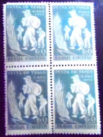 Quadra de selos postais do Brasil de 1951 Festa do Trigo