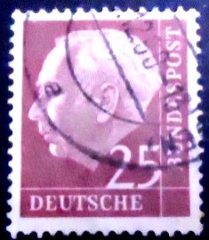 Selo postal da Alemanha de 1954 Prof. Dr. Theodor Heuss 25