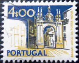 Selo postal de Portugal de 1974 Arco da Porta Nova Braga